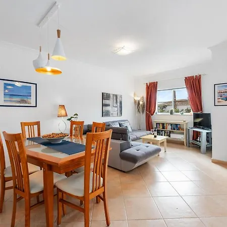 Central In At Walking Distance To The Beach And Center With Tv And Wifi * Praia Da Luz