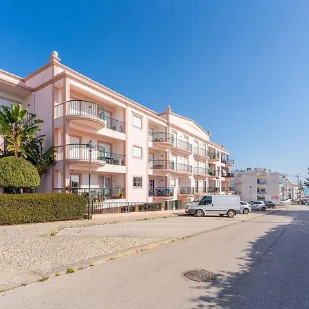 Central In At Walking Distance To The Beach And Center With Tv And Wifi Apartment Praia Da Luz