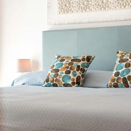 Central In At Walking Distance To The Beach And Center With Tv And Wifi *