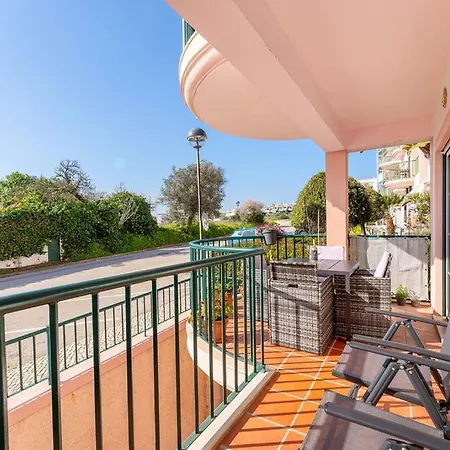 Central In At Walking Distance To The Beach And Center With Tv And Wifi Apartamento