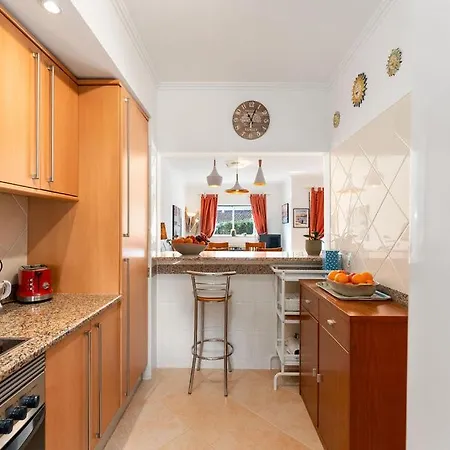 Central In At Walking Distance To The Beach And Center With Tv And Wifi